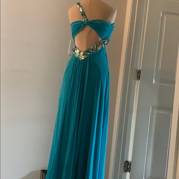 Gorgeous Prom Dress - Picture 4 of 5